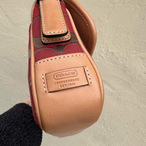 🌶️Coach Signature Red Clip Flap Shoulder Bag 6095🌶️ - Picture 4 of 9